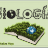Una diapositiva educativa titulada "Mi Primer Clase De Biología (Primaria)" que presenta un gran libro abierto con un bosque verde vibrante y un globo terráqueo detallado. El fondo es de color amarillo pálido y hay íconos coloridos que representan la creatividad y la ciencia en el