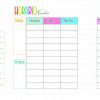 Una imagen que muestra el diseño de la Agenda Escolar 2020-2021 Colores con secciones para detalles personales, horarios de clases diarios de lunes a sábado y un identificador de grupo a la derecha. Diseño colorido y organizado.