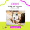 Una mujer sentada en un sofá lee el libro digital 