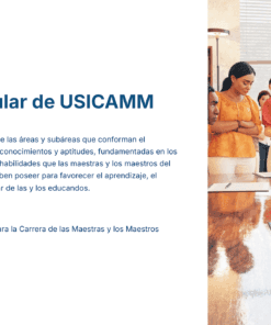 Un grupo de personas, de pie y sentadas alrededor de una mesa, observan atentamente cómo un hombre mayor firma un documento. La imagen va acompañada de un texto en español sobre el proceso de firma USICAMM.
