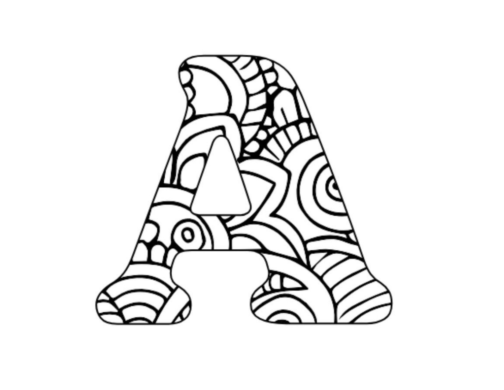 MANDALAS PARA COLOREAR ABECEDARIO 2 Una audaz letra "A" mayúscula rellena un motivo abstracto en blanco y negro de remolinos, líneas y formas, creando un diseño decorativo e intrincado. El fondo es blanco liso.