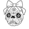 Ilustración en blanco y negro de la cara de un perro decorada como una calavera de azúcar, con motivos florales y remolinos y un gran lazo en la cabeza.