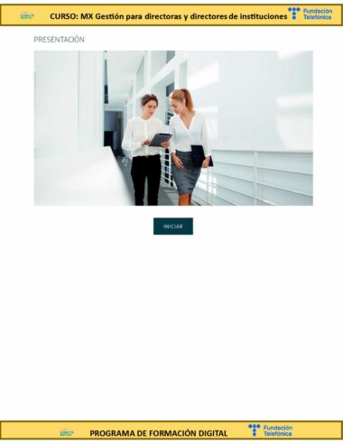 Una página web para un programa de formación digital. El encabezado dice "CURSO: MX Gestión para directores y directores de instituciones" con los logos de Fundación Telefónica. La imagen principal muestra a dos personas en una oficina, una de las cuales sostiene una tableta. Un botón debajo dice "INICIAR".
