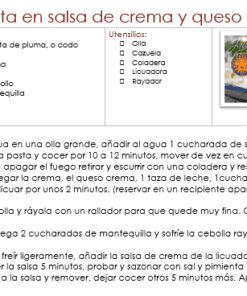 Receta de pasta con salsa de crema y queso. En ella se indican los ingredientes, los utensilios y el procedimiento paso a paso. La imagen muestra un plato de pasta con guarnición de hierbas. El texto está en español.