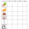 Cuadernillo de actividades de Quimica 12 Una tabla con filas para papel, zumo de naranja, madera, gelatina de fresa, alcohol y cadena metálica, y columnas etiquetadas como olor, color, sabor y textura. Cada fila tiene una imagen que representa el material de la izquierda.