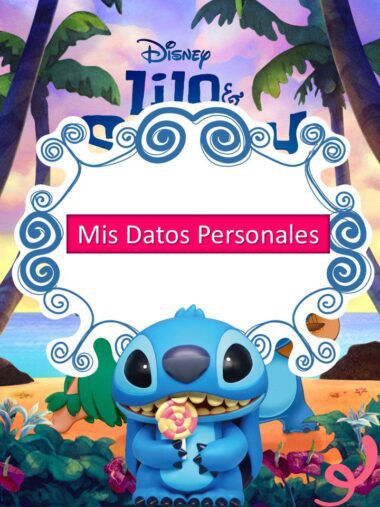 Stitch de Lilo & Stitch de Disney sentado en una playa con una piruleta en la mano. Marco decorativo en el centro dice "Mis Datos Personales" en una bandera roja. Fondo tropical con palmeras y océano.