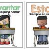 Ilustración de dos niños de dibujos animados en escritorios con texto en español. Izquierda: una niña levanta la mano, el texto dice 