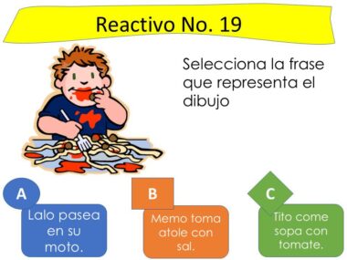 Un niño de dibujos animados come un tazón de sopa de tomate con una cuchara, ensuciándose la boca y la camisa. La pregunta pide elegir la frase que corresponde a la imagen entre tres opciones de colores.