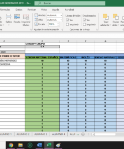 Una captura de pantalla de una hoja de cálculo de Excel abierta en la pantalla de una computadora que muestra un registro de asistencia de un estudiante con columnas para la identificación del estudiante, el nombre y los detalles del Generador De Reportes De Evaluación codificados por colores en verde y amarillo.