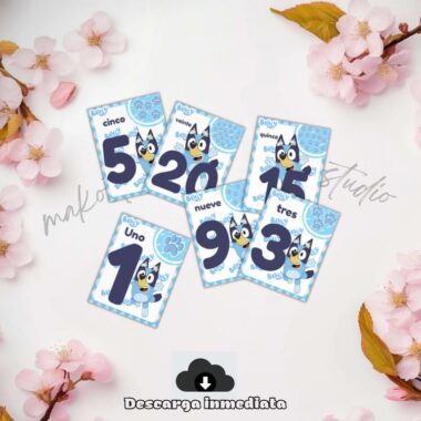 Cinco tarjetas temáticas Bluey con números en español (del uno al cinco) sobre un fondo floral. Un icono de descarga y el texto "Descarga inmediata" aparecen en la parte inferior de la imagen.