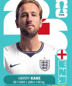 Retrato del futbolista Harry Kane con la camiseta de Inglaterra, iconos de la bandera de Inglaterra, logotipo de la FIFA y datos del jugador: fecha de nacimiento, altura, peso y nombre del club FC Bayern München, sobre un fondo turquesa estilo tarjeta Panini.