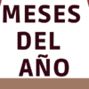 Fondo blanco con cortinas rojas y estrellas amarillas a los lados. Un gran texto en negrita en español dice "MESES DEL AÑO". En la esquina inferior derecha aparece un pequeño logotipo circular con el dibujo de una persona y texto.