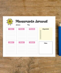 Un Planeador mensual, semanal y diario español con la etiqueta 