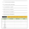 Una página de hoja de trabajo con una tabla sobre Productos Notables, que incluye columnas para variable, coeficiente, parte literal y grado, junto con preguntas sobre monomios y Productos Notables. La tabla presenta varias expresiones matemáticas y va acompañada de una instrucción de actividad.