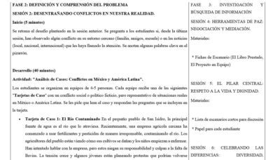 Se muestra un plan de clase en español en el que se detallan actividades para analizar y resolver conflictos, incluidos juegos de cartas y herramientas de escenarios, divididas en tiempos y fases de sesión. El texto está organizado en columnas y secciones.