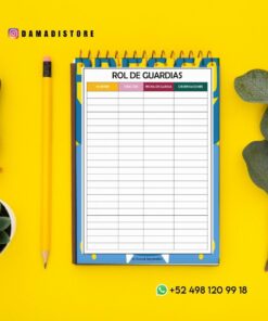 Una colorida hoja con la lista de turnos de guardia sobre un portapapeles, rodeada de un lápiz, un sello, una planta suculenta y una rama de eucalipto, sobre un fondo amarillo brillante. También se ve información de contacto y redes sociales.