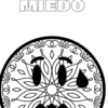 Un círculo en forma de mandala con una expresión facial de miedo, con el ceño fruncido, las cejas arqueadas y una lágrima. Encima de la cara aparece la palabra 