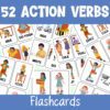 Una colorida colección de tarjetas con la etiqueta "52 verbos de acción" en la parte superior, con ilustraciones de diversas acciones como esconderse, montar, cocinar, escribir, hablar, bailar, sentarse, saltar y comprar. El texto "Flashcards" está en la parte inferior.
