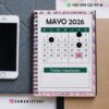 Agenda docente primaria 2025-2026 letra 11 Una agenda en espiral abierta hasta mayo de 2026 con un calendario en el que aparece resaltado el 29 de mayo. A la izquierda hay un teléfono. Los datos de contacto de Instagram y WhatsApp de DAMADISTORE aparecen en la imagen.