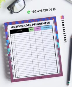 Un cuaderno de espiral con una página de planificación de 