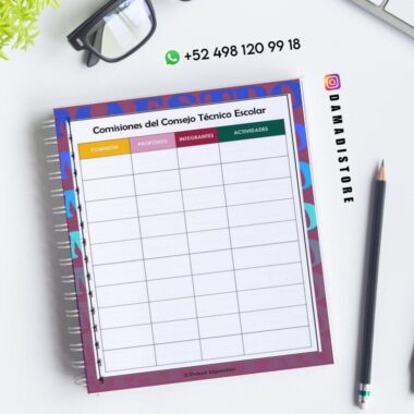 Un cuaderno de espiral sobre un escritorio muestra un gráfico titulado "Comisiones del Consejo Técnico Escolar" con columnas para Comisión, Propósito, Integrantes y Actividades. Encima del cuaderno hay un número de teléfono y un perfil de Instagram.