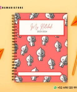 Un Paquete de cuadernos BT21 PDF con una cubierta roja con un patrón de lindos personajes de dibujos animados BT21. En la portada se lee 