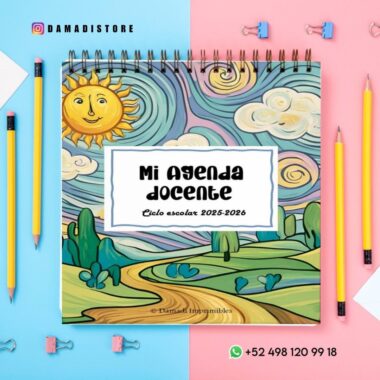 Una agenda docente colorida con una ilustración de un sol y un paisaje en la portada, rodeada de lápices, clips y una hoja de papel sobre un fondo rosa y azul. Se ven la información de contacto y el perfil de Instagram.