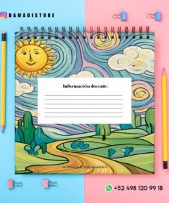 Un cuaderno de espiral con una colorida portada que representa un sol, nubes y un paisaje campestre se centra sobre un fondo pastel, rodeado de lápices, clips y una hoja de papel. Se ven la información de contacto y las redes sociales.