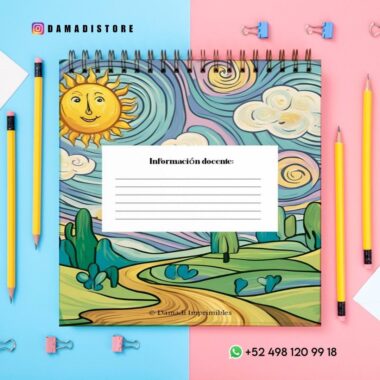 Un cuaderno de espiral con una colorida portada que representa un sol, nubes y un paisaje campestre se centra sobre un fondo pastel, rodeado de lápices, clips y una hoja de papel. Se ven la información de contacto y las redes sociales.