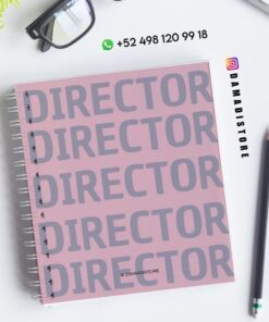 Un cuaderno de espiral rosa con la palabra 