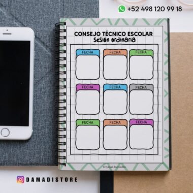 Un cuaderno de espiral abierto en una página titulada "Consejo Técnico Escolar Sesión ordinaria" con nueve recuadros de fechas de colores. A la izquierda se ve parcialmente un smartphone y arriba a la derecha la información de contacto.