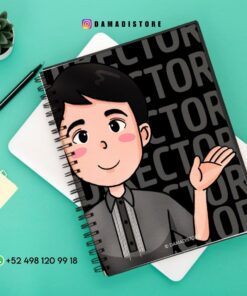 Un cuaderno con un personaje de dibujos animados.