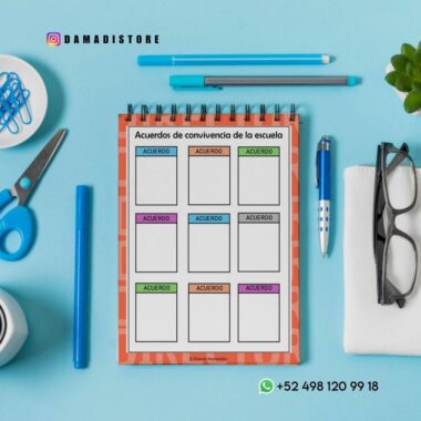 Un bloc de notas con una cuadrícula titulada "Acuerdos de convivencia de la escuela" está rodeado de material de oficina azul, gafas negras, un bolígrafo y una planta, colocados sobre una superficie azul claro. Los datos de contacto de WhatsApp aparecen en la parte inferior derecha.