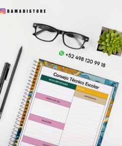 Una foto plana muestra una agenda con la etiqueta 